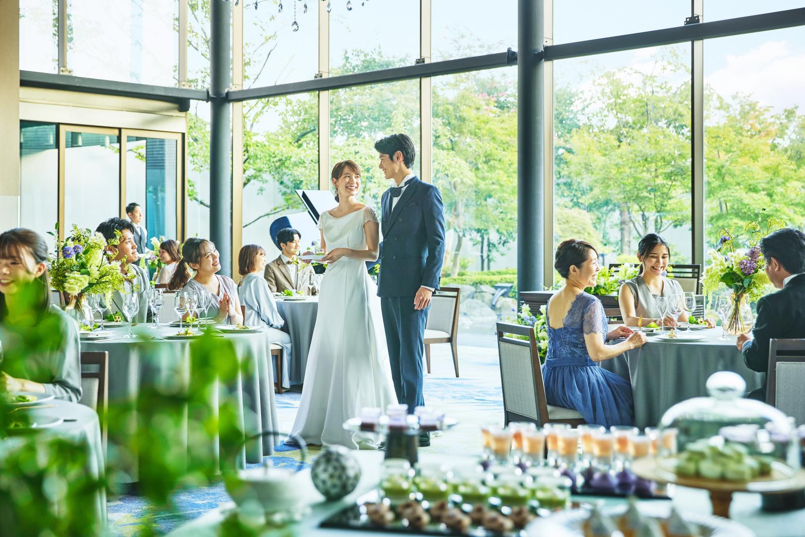 ふたりの自宅に招くようにゲストと心温まる時を