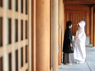 専属ヘアメイクが神社にも同行するので安心☆