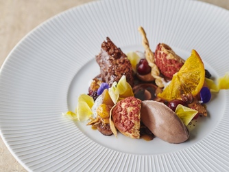 素材のおいしさを追求し、心を込めた一皿がゲストの顔をほころばせる