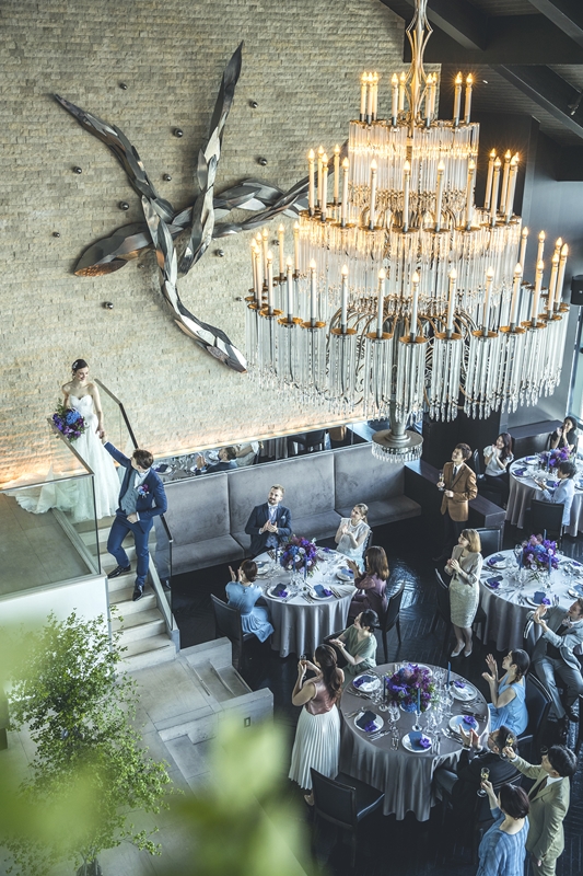 あこがれの大階段を使った演出で、サプライズ入場も叶う