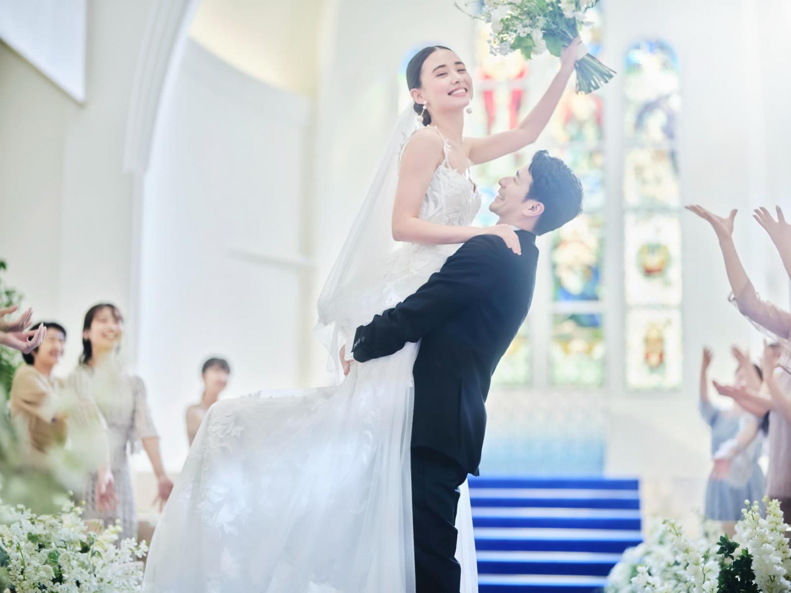 ファーストミート<br />
<br />
結婚式当日、準備を終えたご新郎ご新婦がお互いの姿を初めて見せ合うファーストミート。新しい誓いを立てるおふたりの大切な時間です