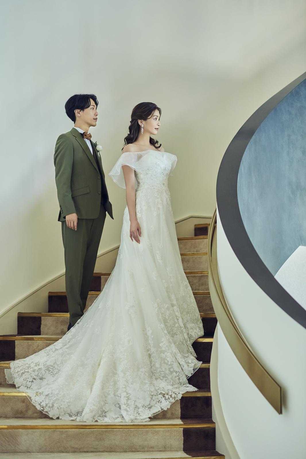 シンプルなドレスから華やかなドレスまで幅広いラインナップから選べる