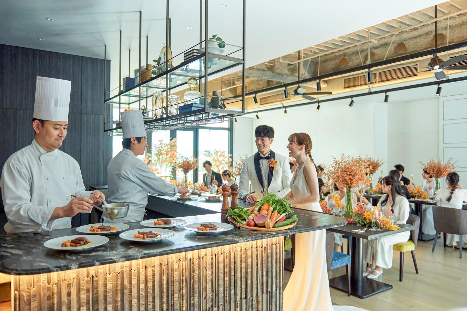 最上階に位置するバンケット。シェフズテーブルやシークレットルーム、テラスなど、大人の好奇心を刺激する贅沢な空間は最大34名までのパーティが可能です。