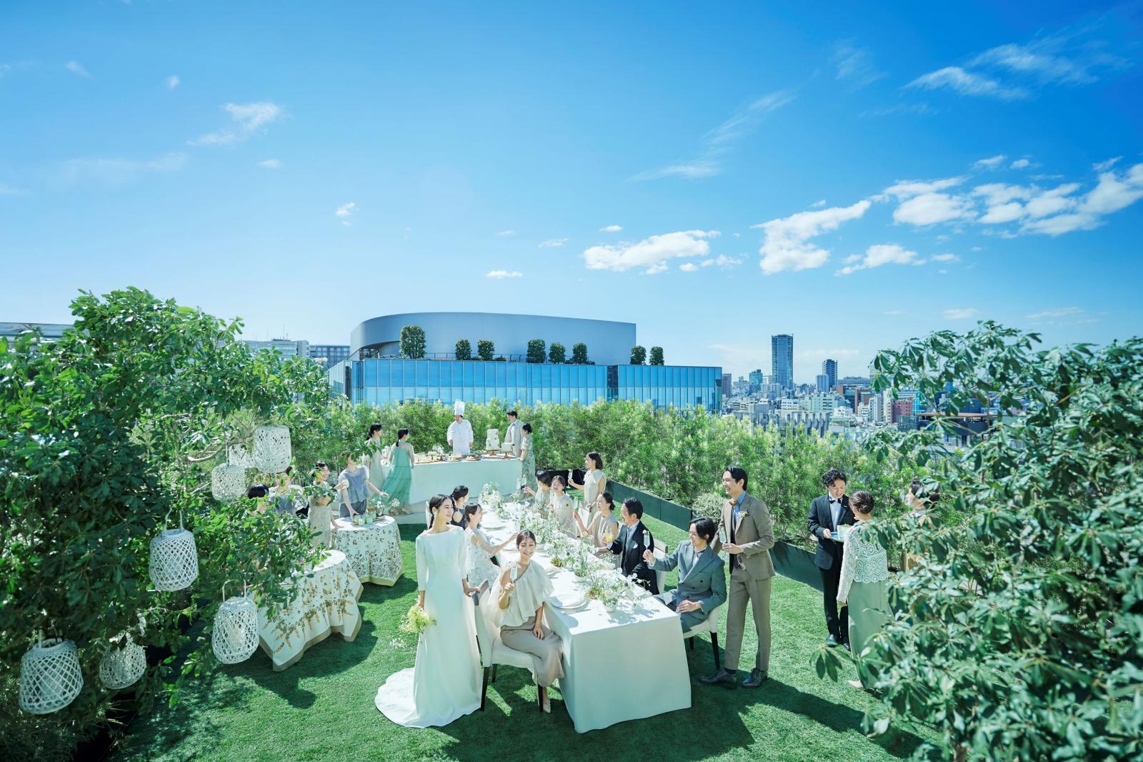 表参道サイドと新宿サイド、日本を代表するビューを楽しめるふたつのテラスを備えるバンケット。新宿方面を眺めれば夜景を、表参道を見晴らせば賑やかに。シチュエーションに応じた体験が創りあげられます。