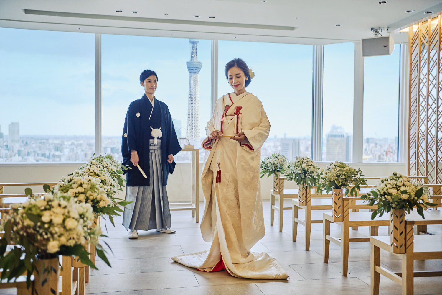 鈴なりの祝福～指にかけた鈴の音で祝福の気持ちを表す『鈴なりの祝福』