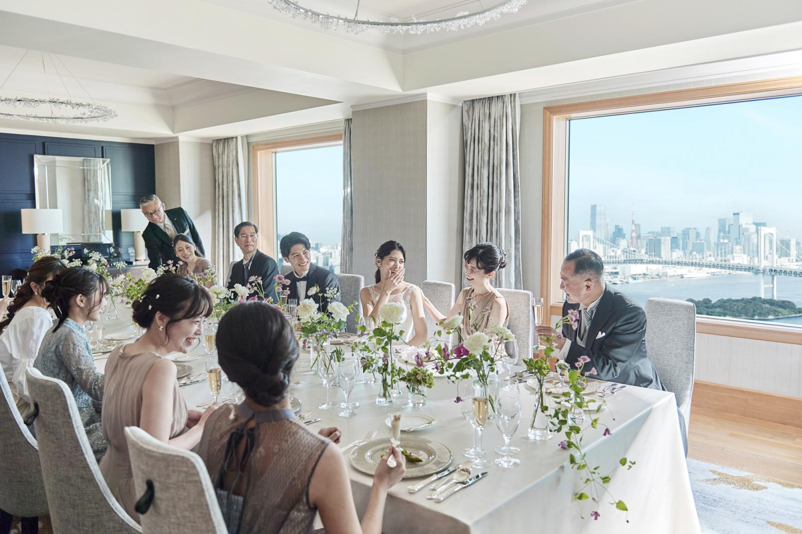 親しいゲストと距離近く、和やかな会食パーティーが叶う。
