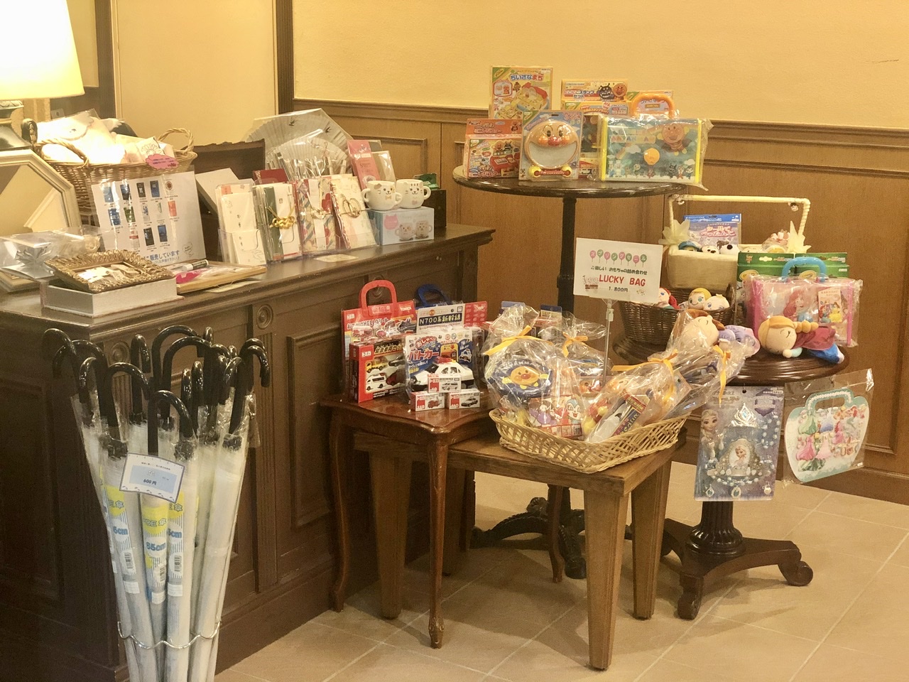 CELESショップでは結婚式に欠かせない小物やお子様へのおもちゃなどを販売