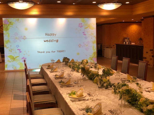 少人数のパーティ会場として、晩餐会スタイルにもレイアウト変更可能。