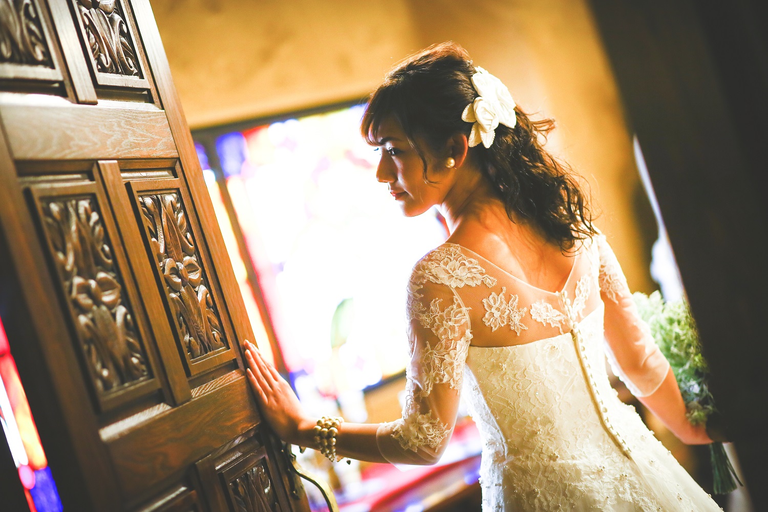 トレンドのリブレースは清楚で可憐な花嫁を演出