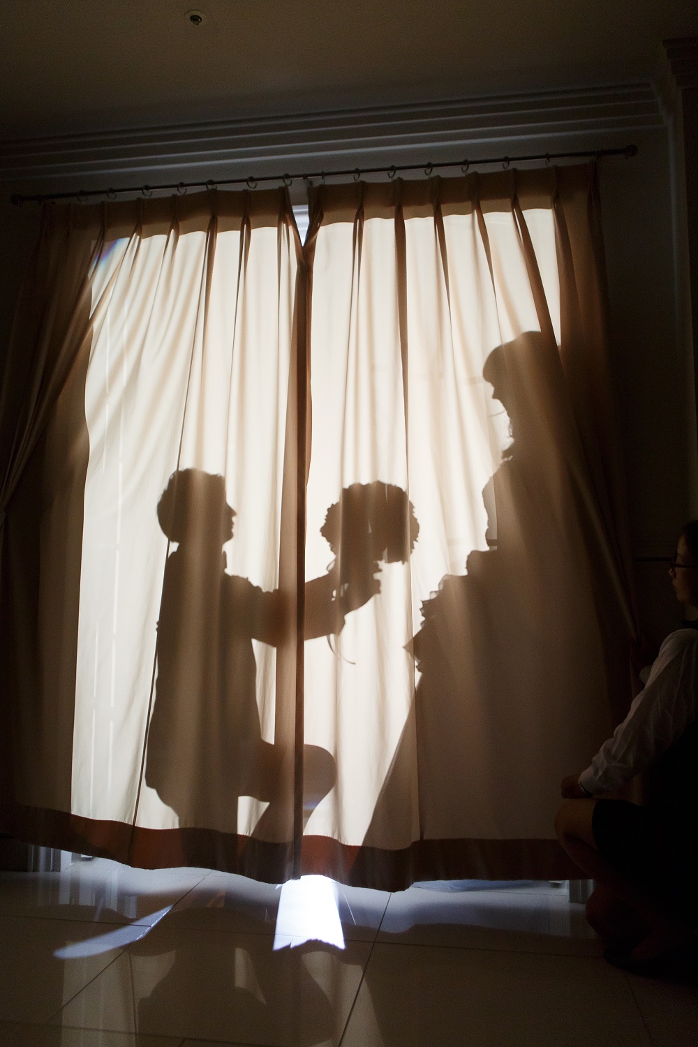 人気のシルエット入場でドラマティックなサプライズ演出を！