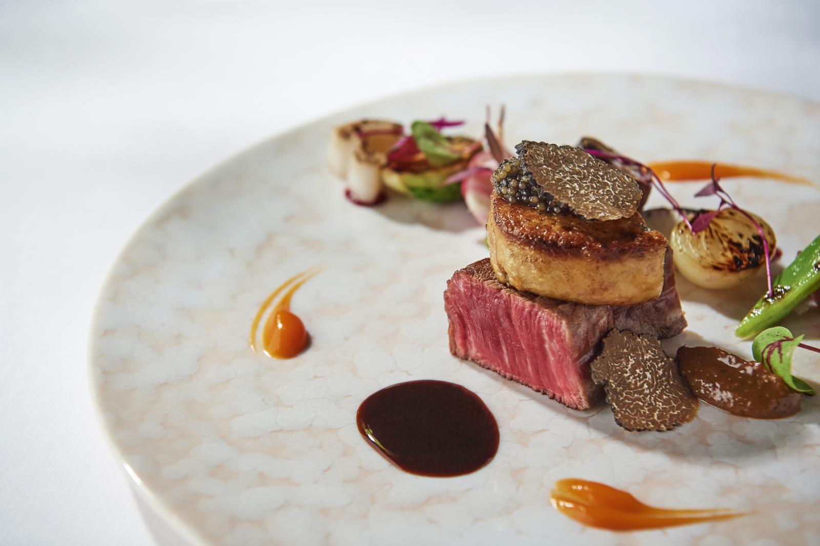 食材、調理法や温度、見た目、提供タイミングなど、貸切だからこそ細部までこだわったサービスを