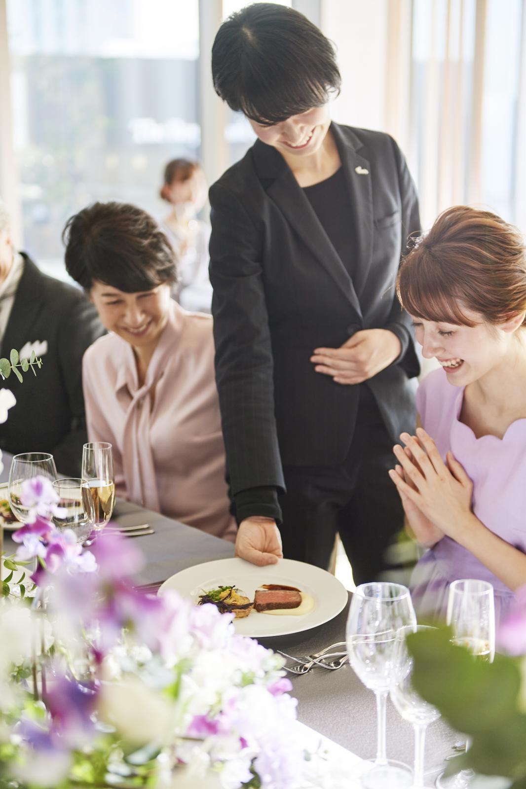 【安心のおもてなし】貸切だからスタッフ全員がふたりに代わってゲストをおもてなし