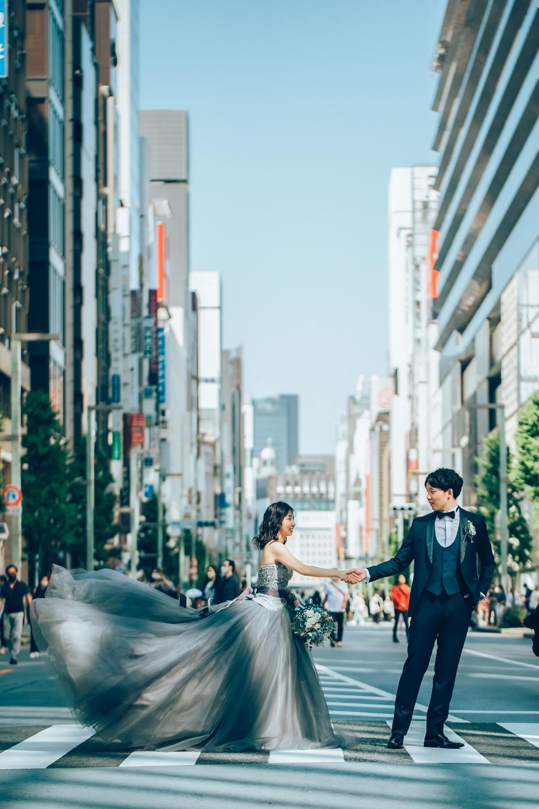 銀座の中央通りの真ん中でのフォトシューティングはまるでドラマのよう