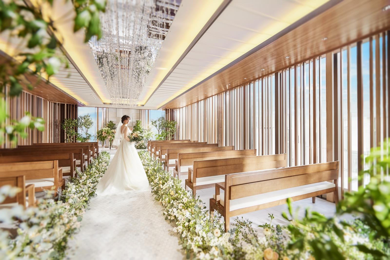 演出から空間レイアウトまで自由自在。２人らしい挙式が叶うのも貸切ならでは