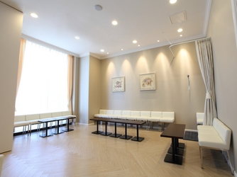 親族控室もご用意。親御様には専属のアテンドスタッフが付き、1日身の回りのお世話を担当させていただく