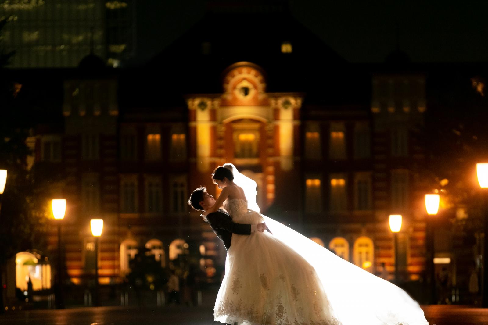 東京駅でのロケーション撮影や和装をお召しになっての庭園での撮影も承っております