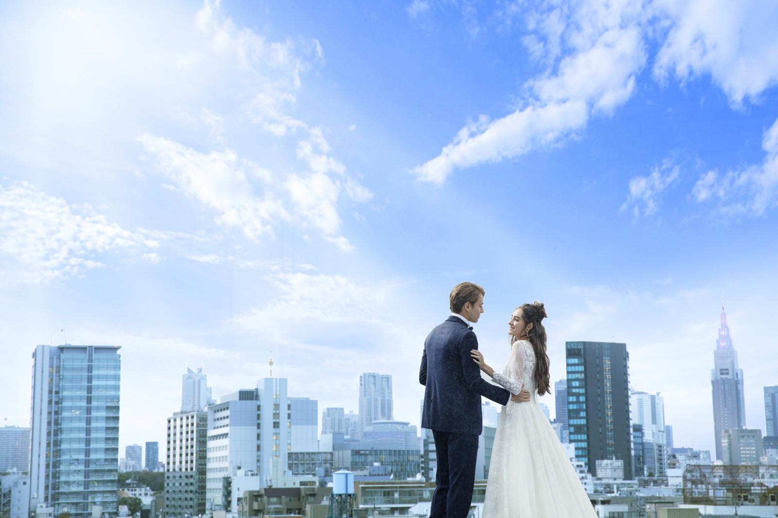 結婚式と別の日にゆっくりと行う、写真の前撮りや後撮りも人気が高い