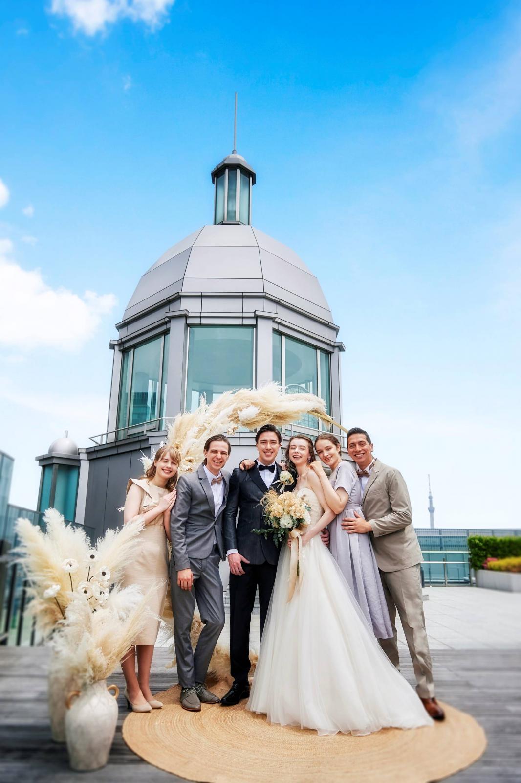 結婚式当日だけでなく前撮りなどのフォトスポットしてお使いいただくことができる