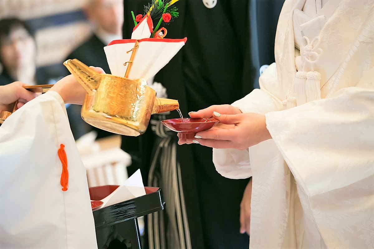 神社での神前式から披露宴までトータルでサポート致します。神社でのゲスト誘導までお手伝い致します。