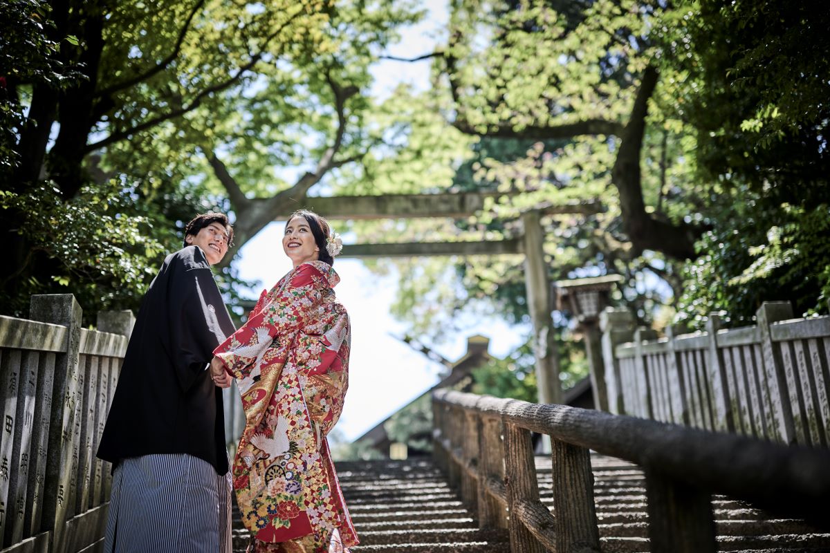 近隣の神社で神前式のあとにお披露目パーティの場所としても人気