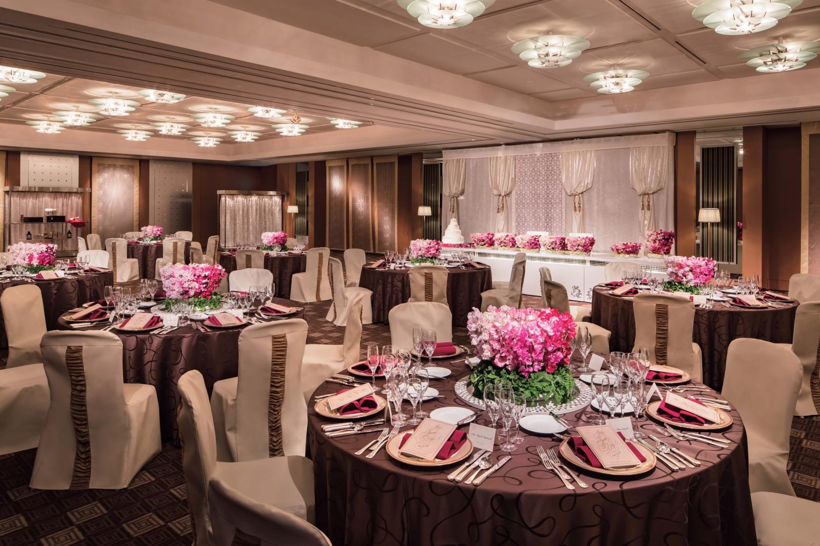 ホテルの中にありながら、独立したプライベート空間が人気の“シンシア”。ニューヨークスタイル“Manhattan Fusion”をテーマにした大人のかわいらしさと気品が際立つエレガントな会場