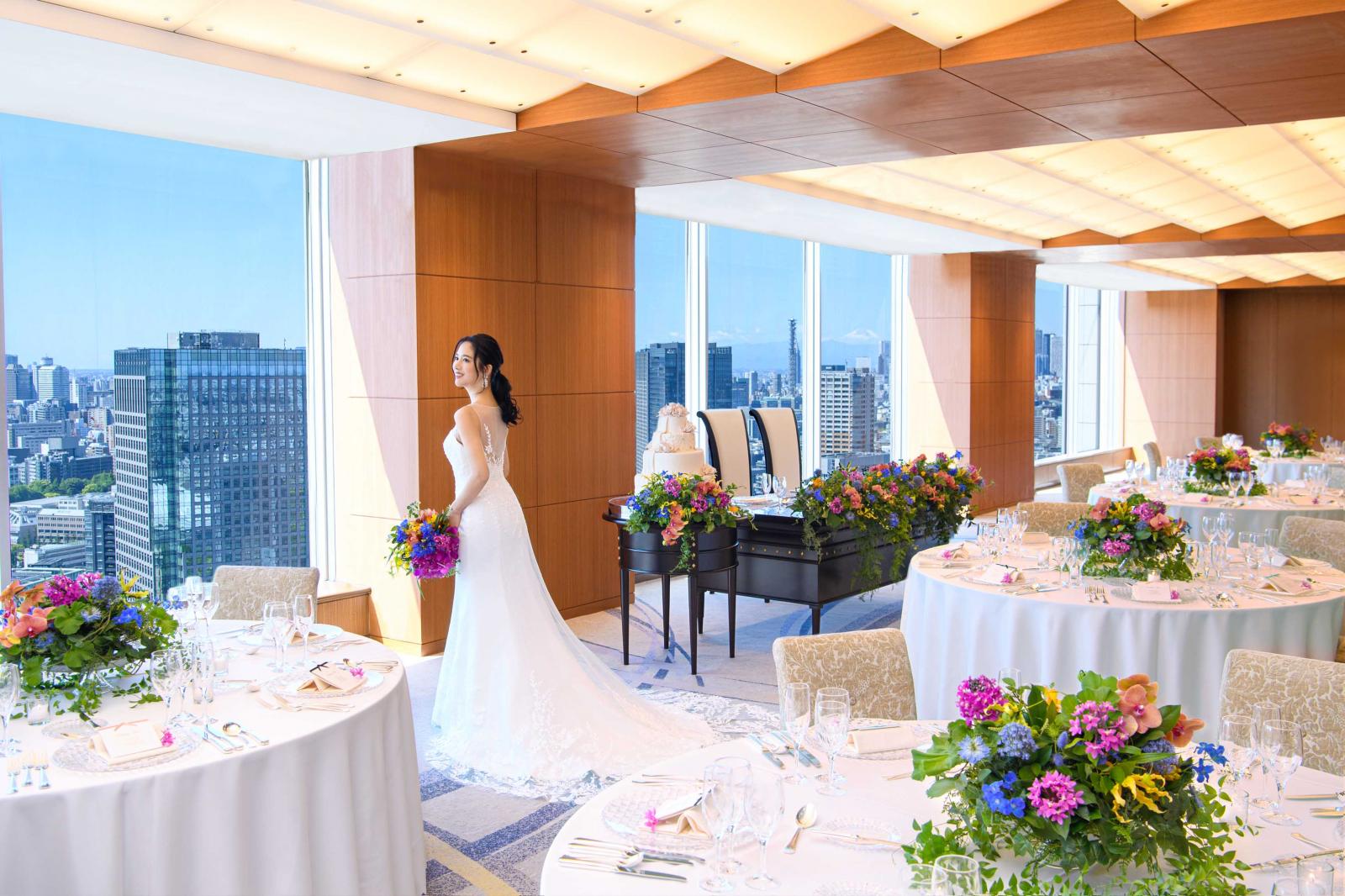 ダイナミックな都会のパノラマがパーティーをドラマティックに演出