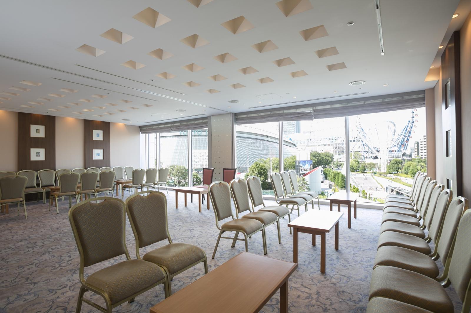 親族待合室からはあの東京ドームが真正面に。ぬくもり溢れる空間でお過ごしいただけます