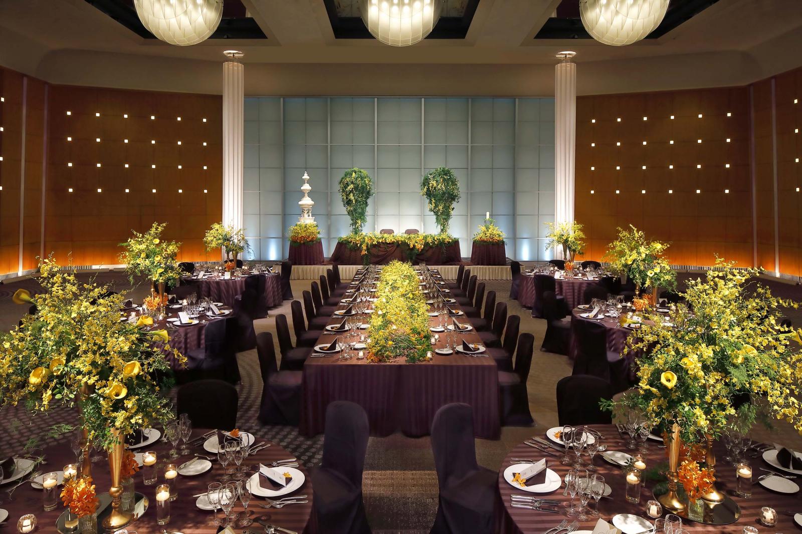 天井高7.4ｍを誇り、最大許容人数は500名以上