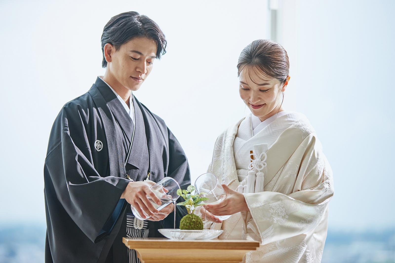 和装で「水合わせの儀」