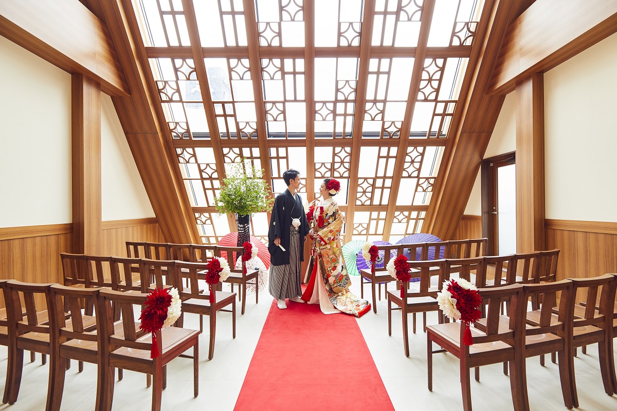 和装での挙式（人前式）も人気の挙式スタイル。和装を検討しているお二人にも最適です。