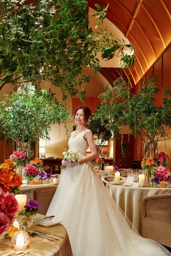 会場内の装飾は、フラワーコーディネーターとじっくり打合せを。思い通りの空間作りをお手伝い致します。