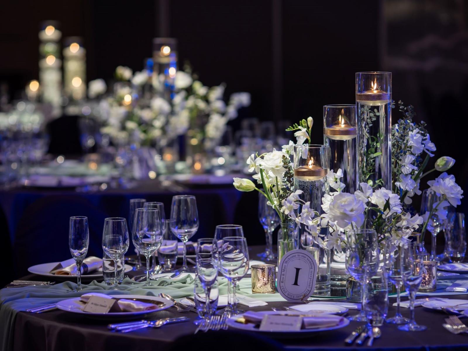 最先端の音響照明が人気のこの会場は、キャンドルがより一層煌めき、幻想的な空間を演出