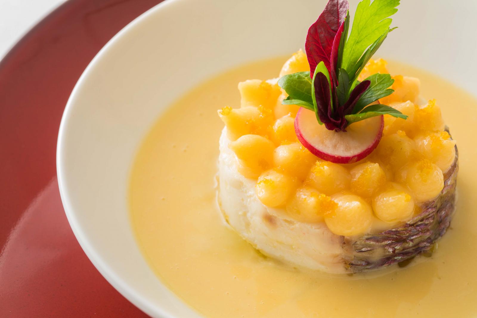 彩り豊かに盛り付けられたお料理は、ゲストの期待をより一層引き立てる