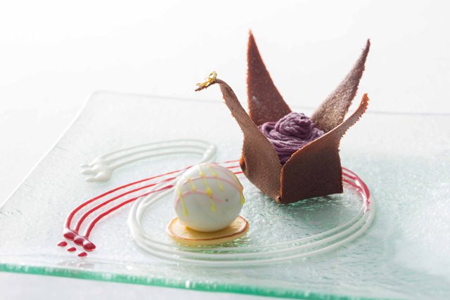 縁起のいい鶴をデザートで表現