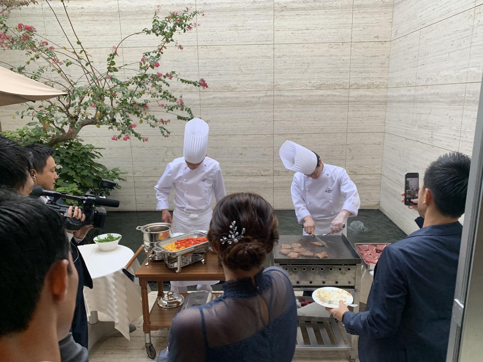 季節によってはテラスで冷たいビールとBBQでウェルカムパーティもおススメ！