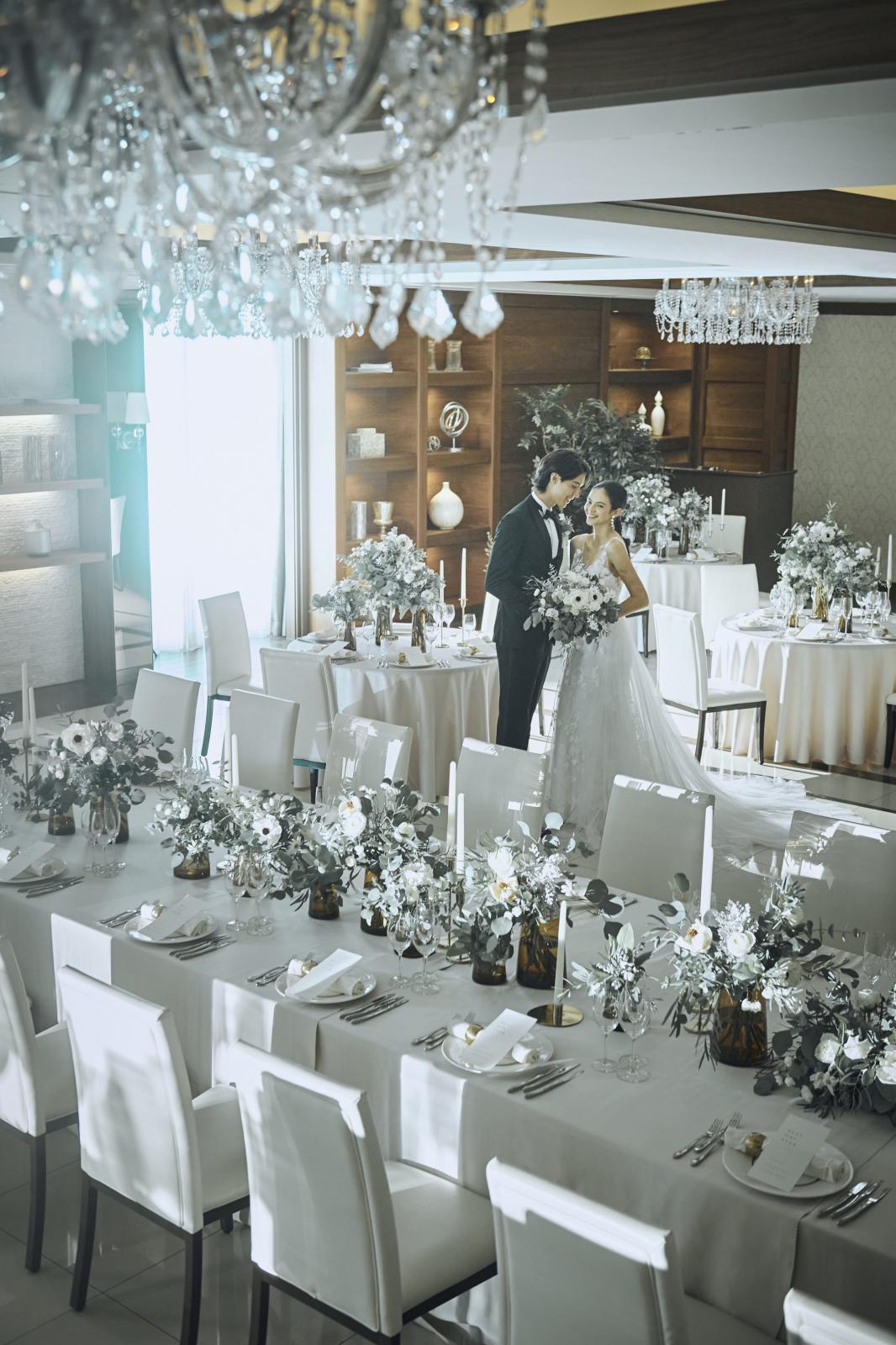 フロア貸切だから、二人とゲストだけで過ごすことができる心地よい空間。自然体でゲストと過ごして