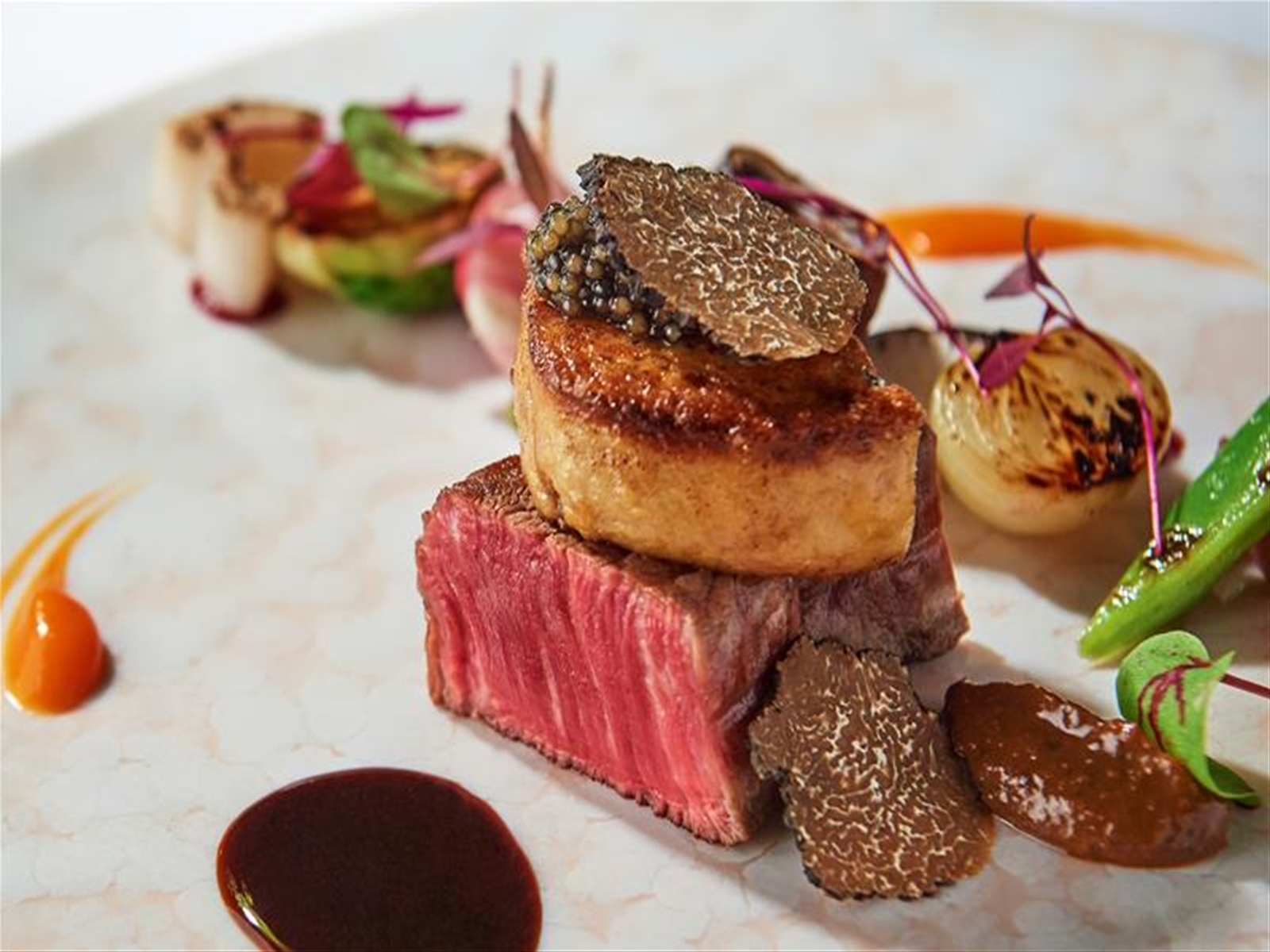 フレンチに和を融合した婚礼料理は非日常感を感じながらもどこかほっとする味