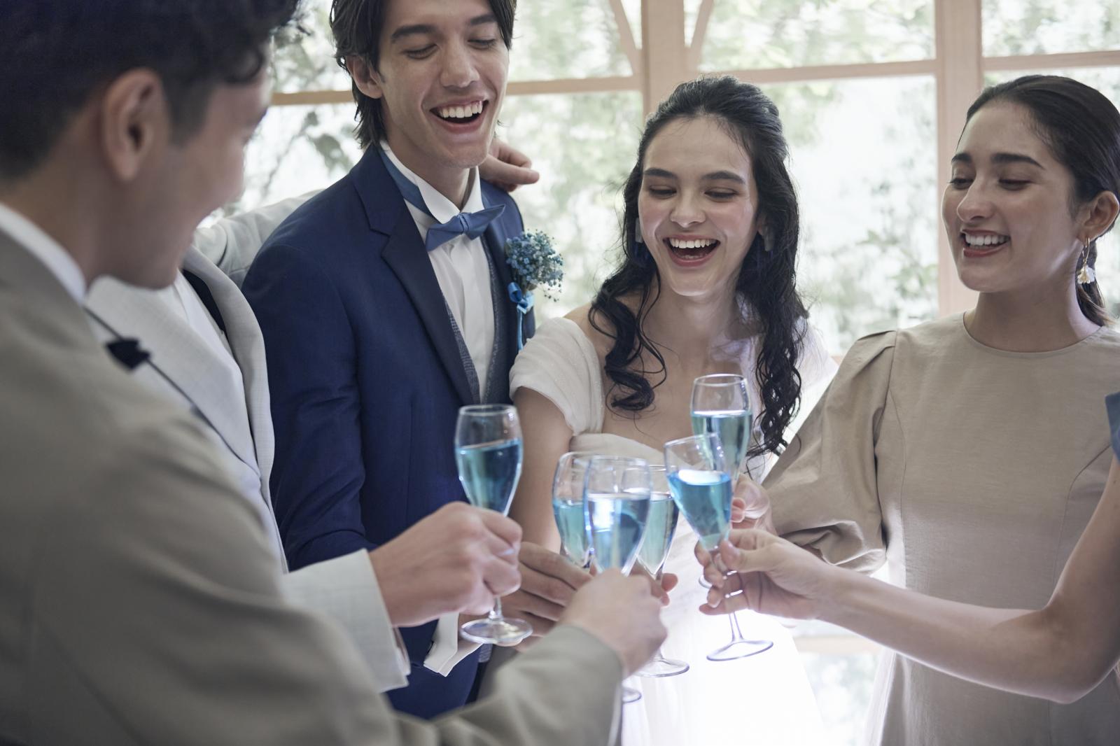 豊富な種類の中からゲストの顔ぶれにあわせてウェルカムドリンクをセレクト