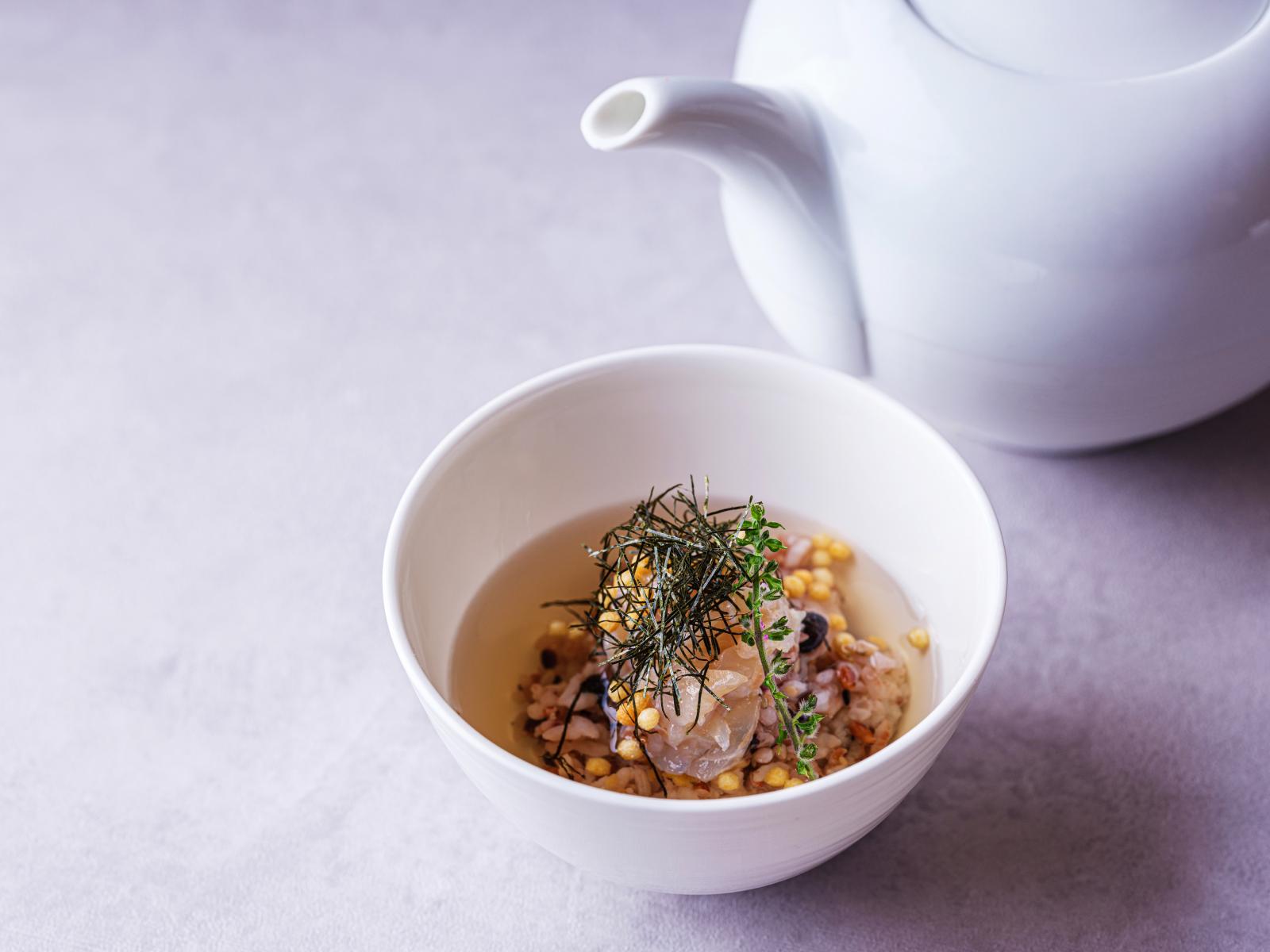 一番人気は出し茶漬け。ほっこりと温まるお時間に。