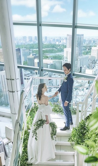 高層階かつ大階段付きの結婚式場は、東京では唯一無二