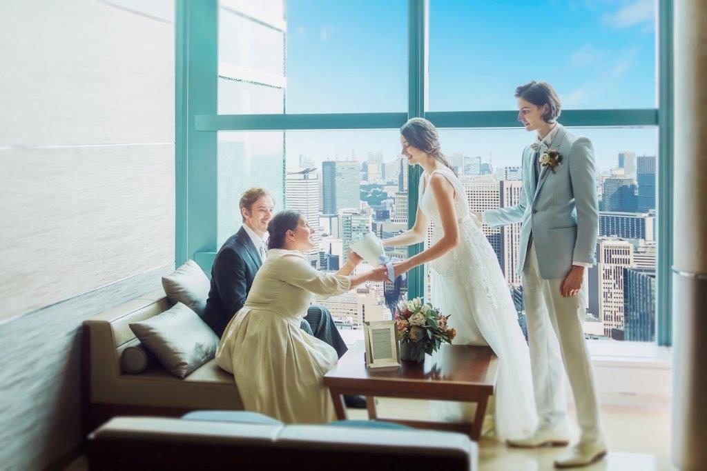 チャペルや披露宴会場におとらないロケーションが広がる親族控室。家族へ絶景のプレゼントを。