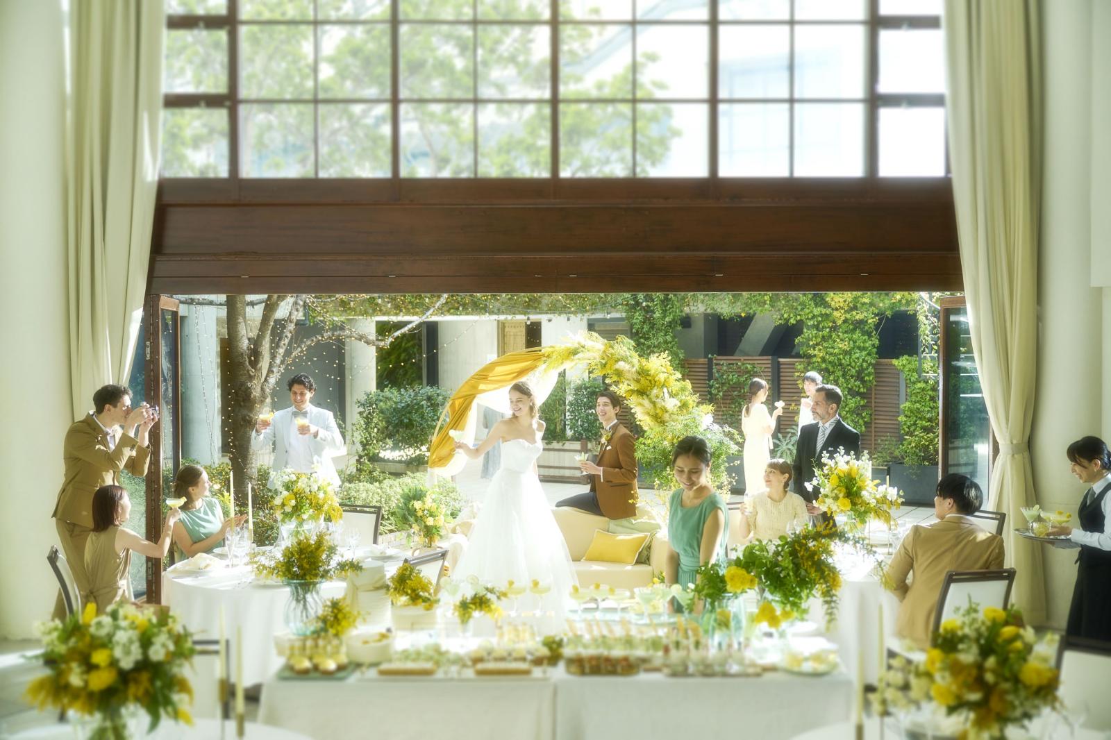 ガーデンテラスはパーティ中も行き来できるので、自由なスタイルのパーティを楽しもう