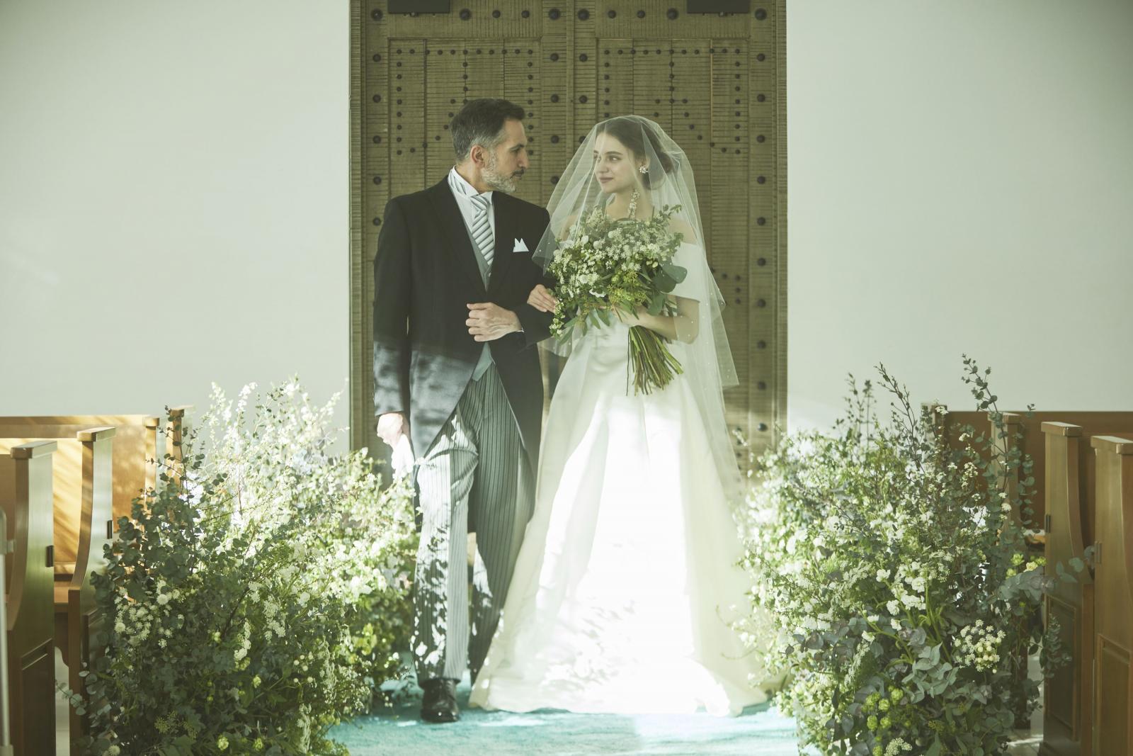 シンプルな中に木目や緑がアクセントになっている