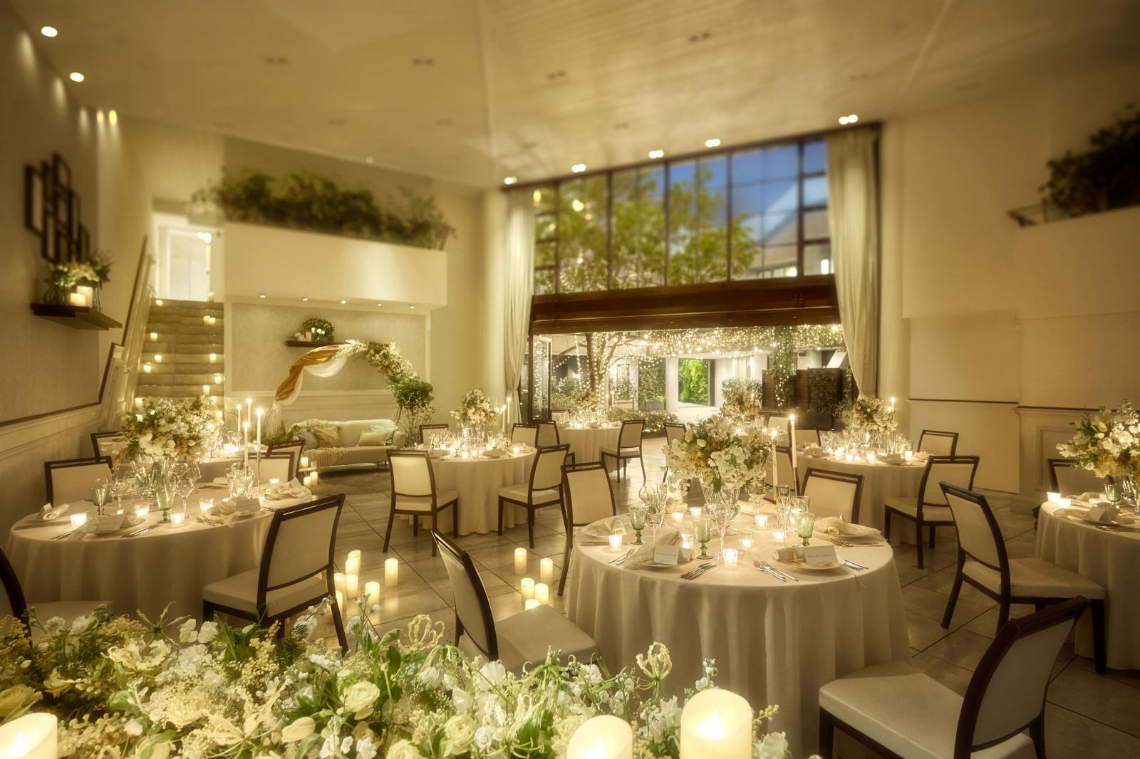 海外ウエディングのようなトワイライトタイムパーティ