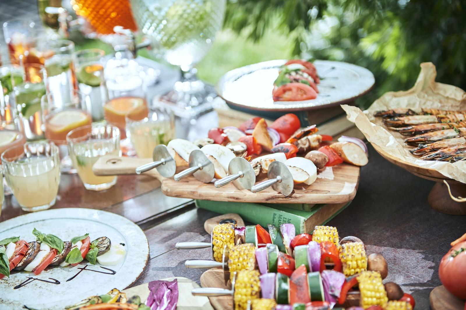 お好きなものを選べる色鮮やかなビュッフェはゲストにも大好評