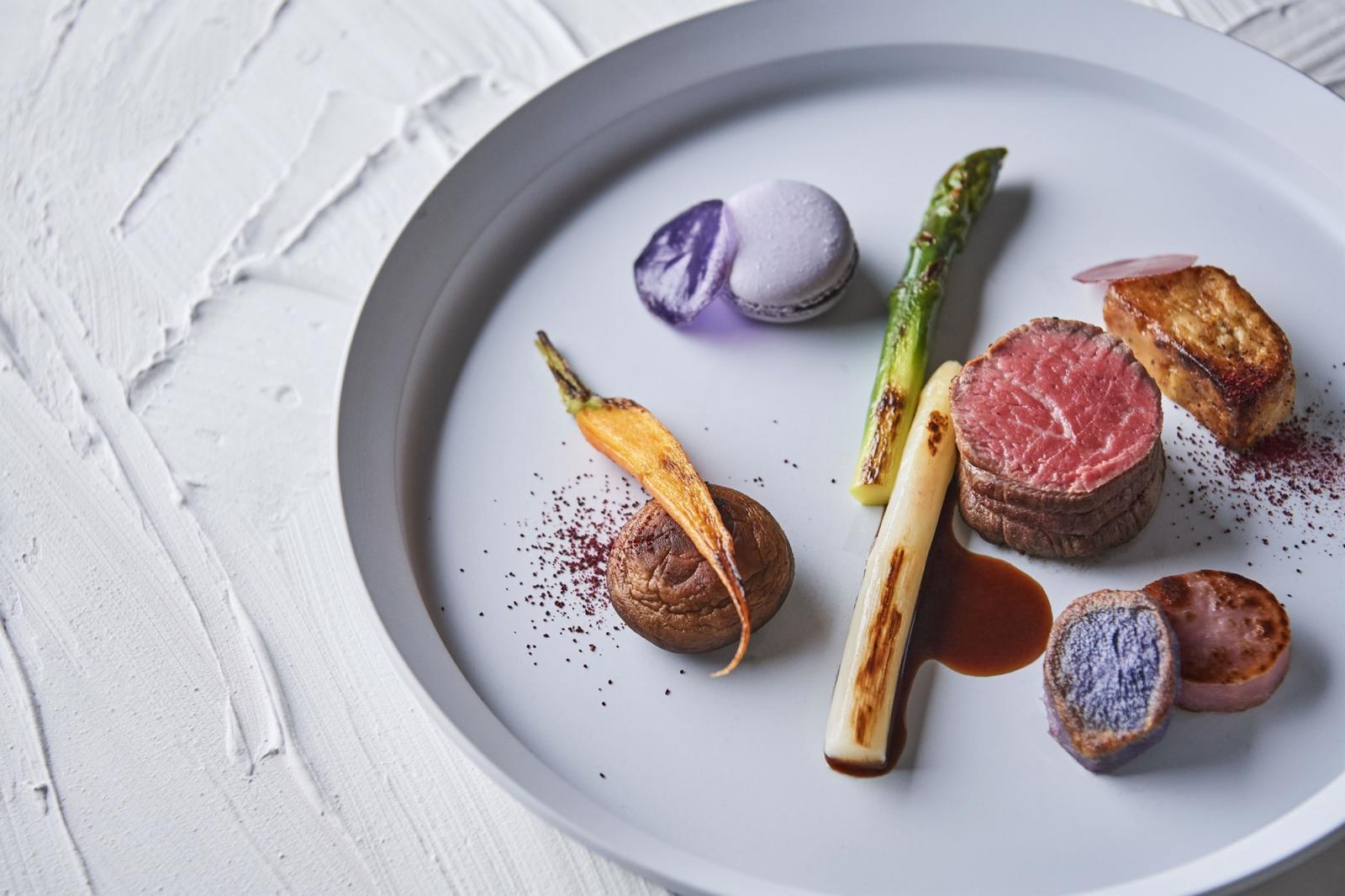 色鮮やかな逸品が、ゲストの期待感を醸成する