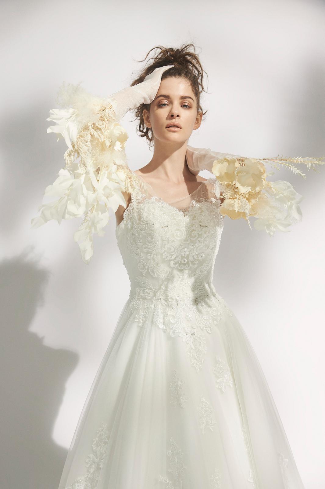 人気なインポートドレスのラインナップも豊富