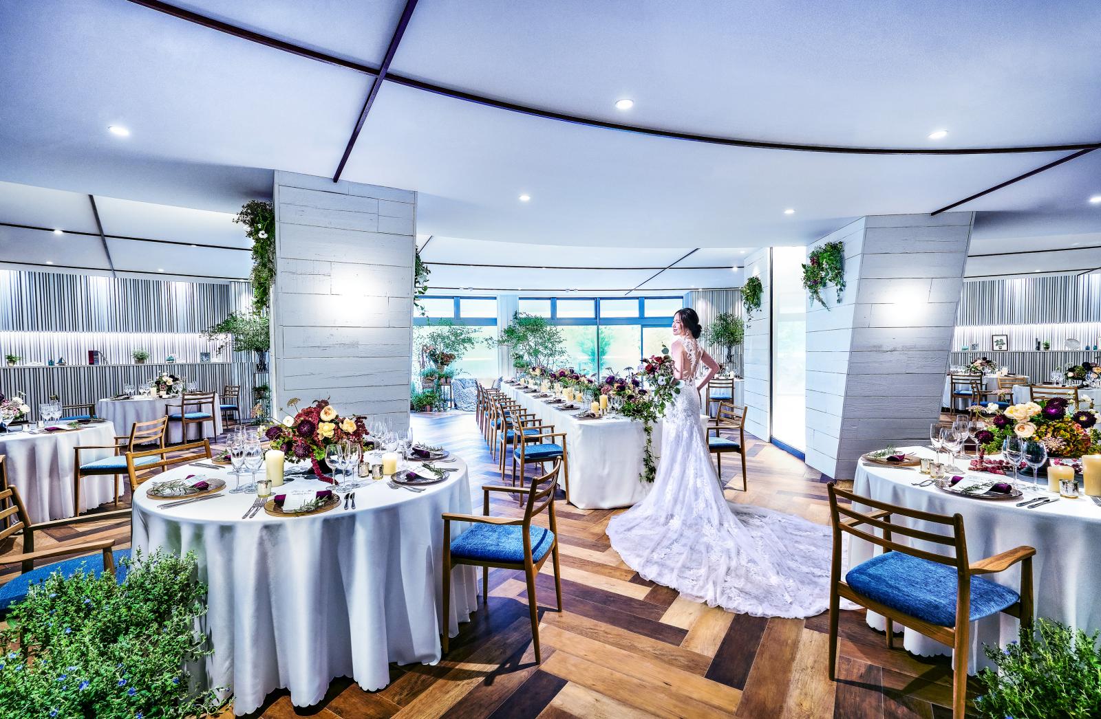 1961年の開業より横浜を見守り続けてきた横浜マリンタワーはふたりの歴史をスタートさせるにふさわしい場所となる