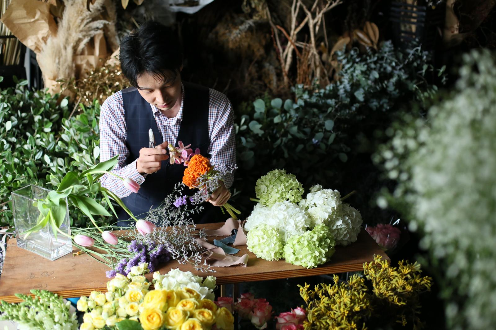 ふたりらしい空間はフラワーコーディネーターにお任せを
