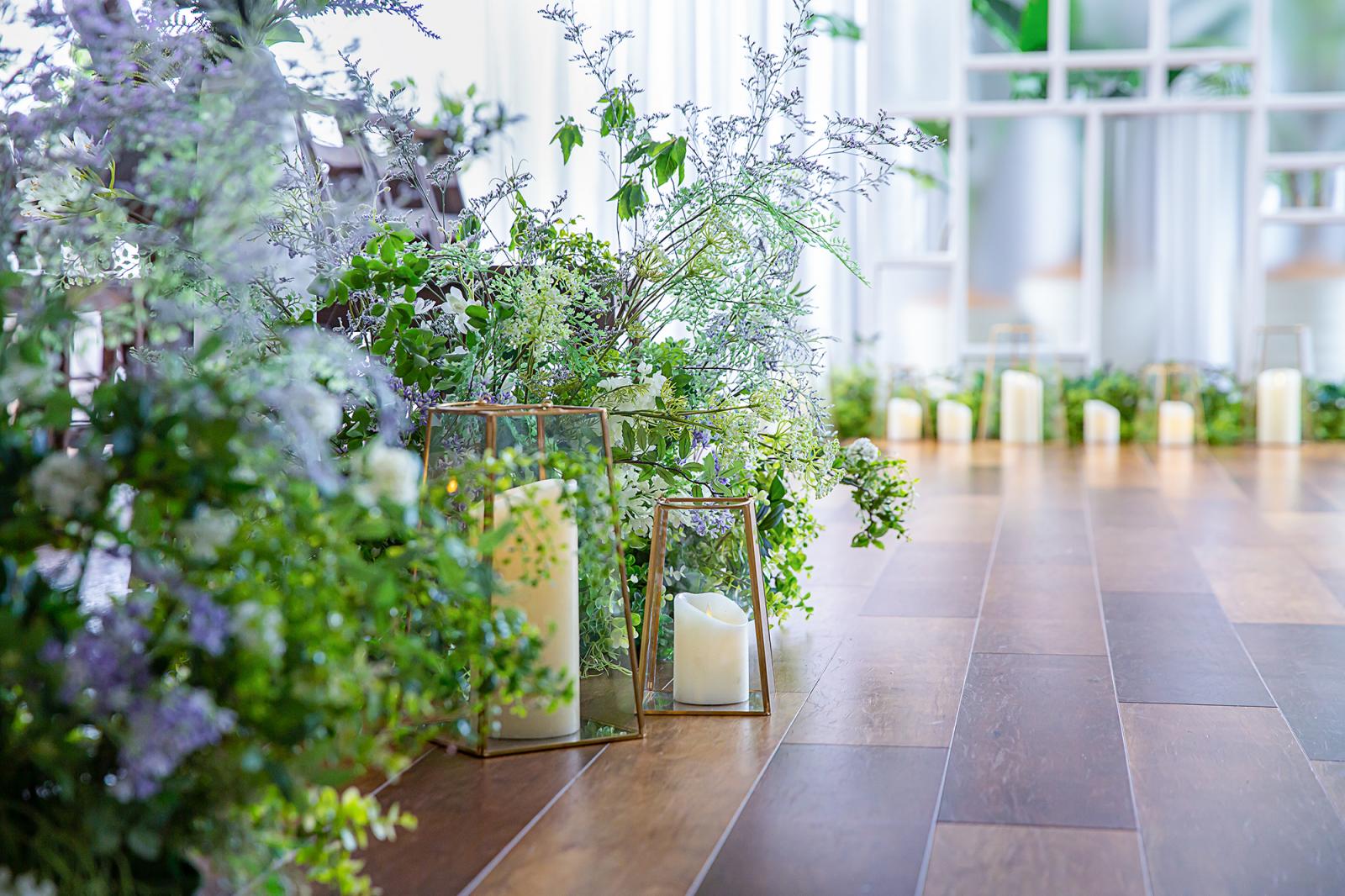 柔らかな自然光がおふたりの誓いの瞬間を優しく照らし出す